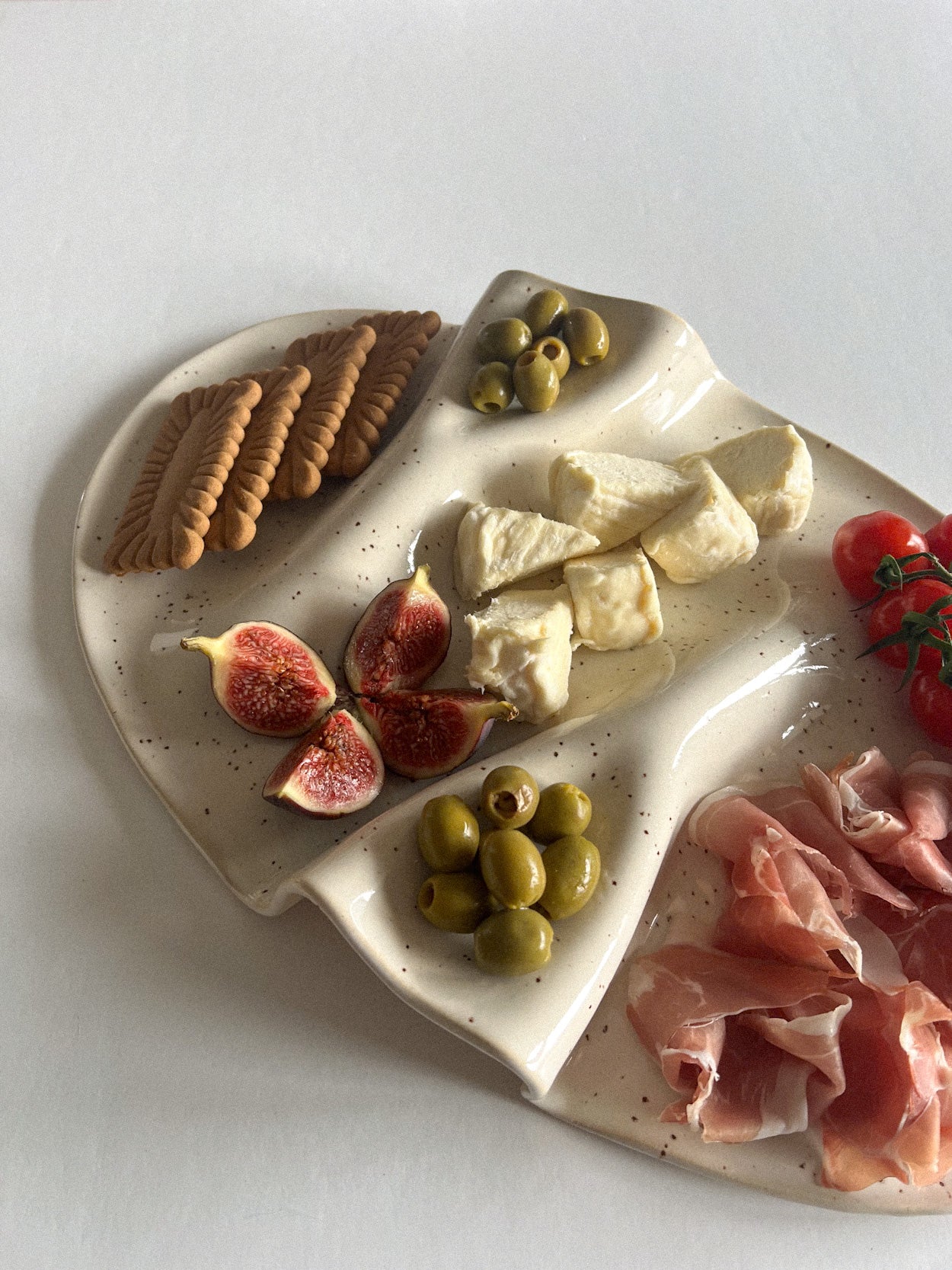 Taca na przekąski WAVY no. 2 beż