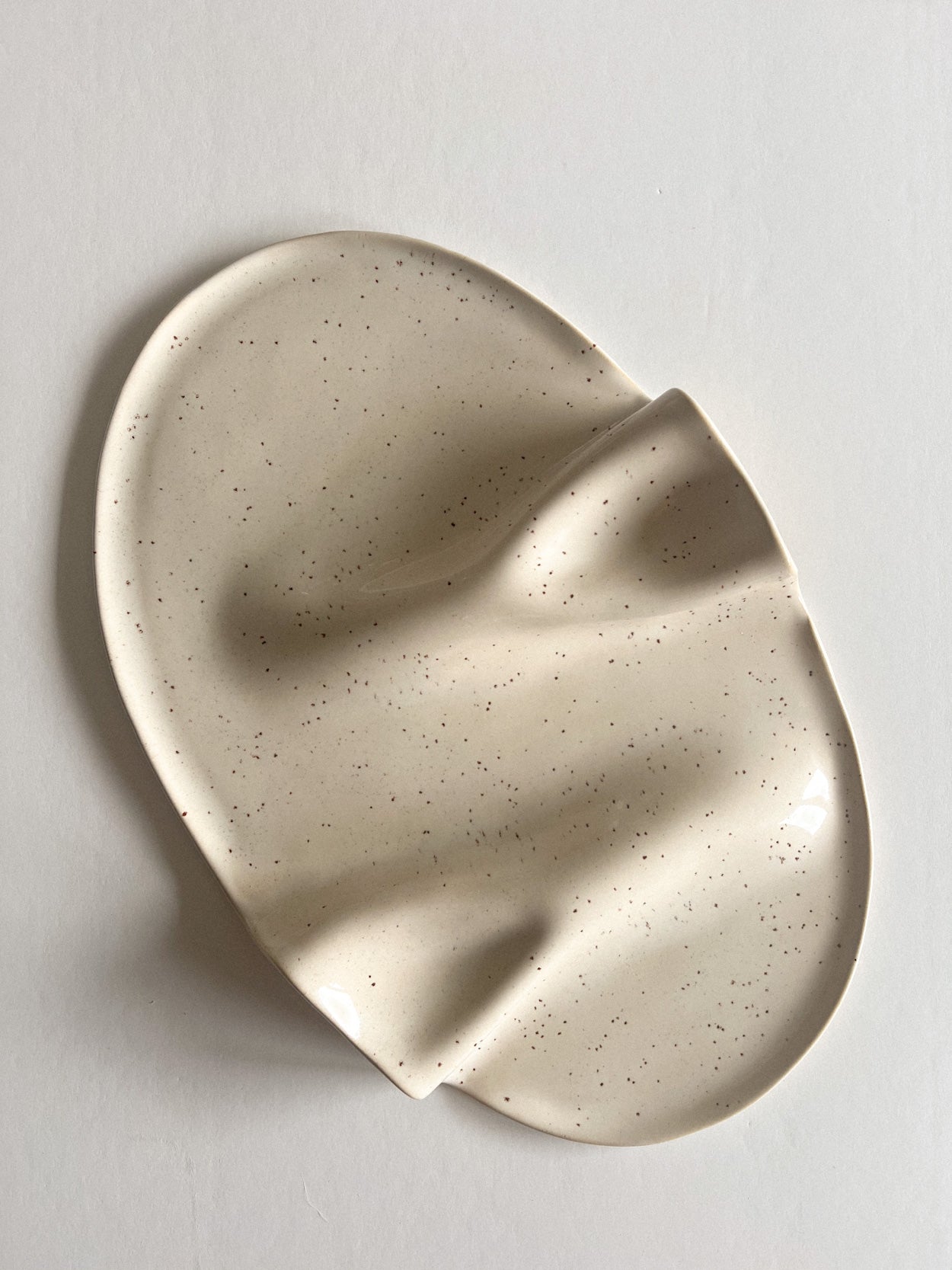 Taca na przekąski WAVY no. 2 beż