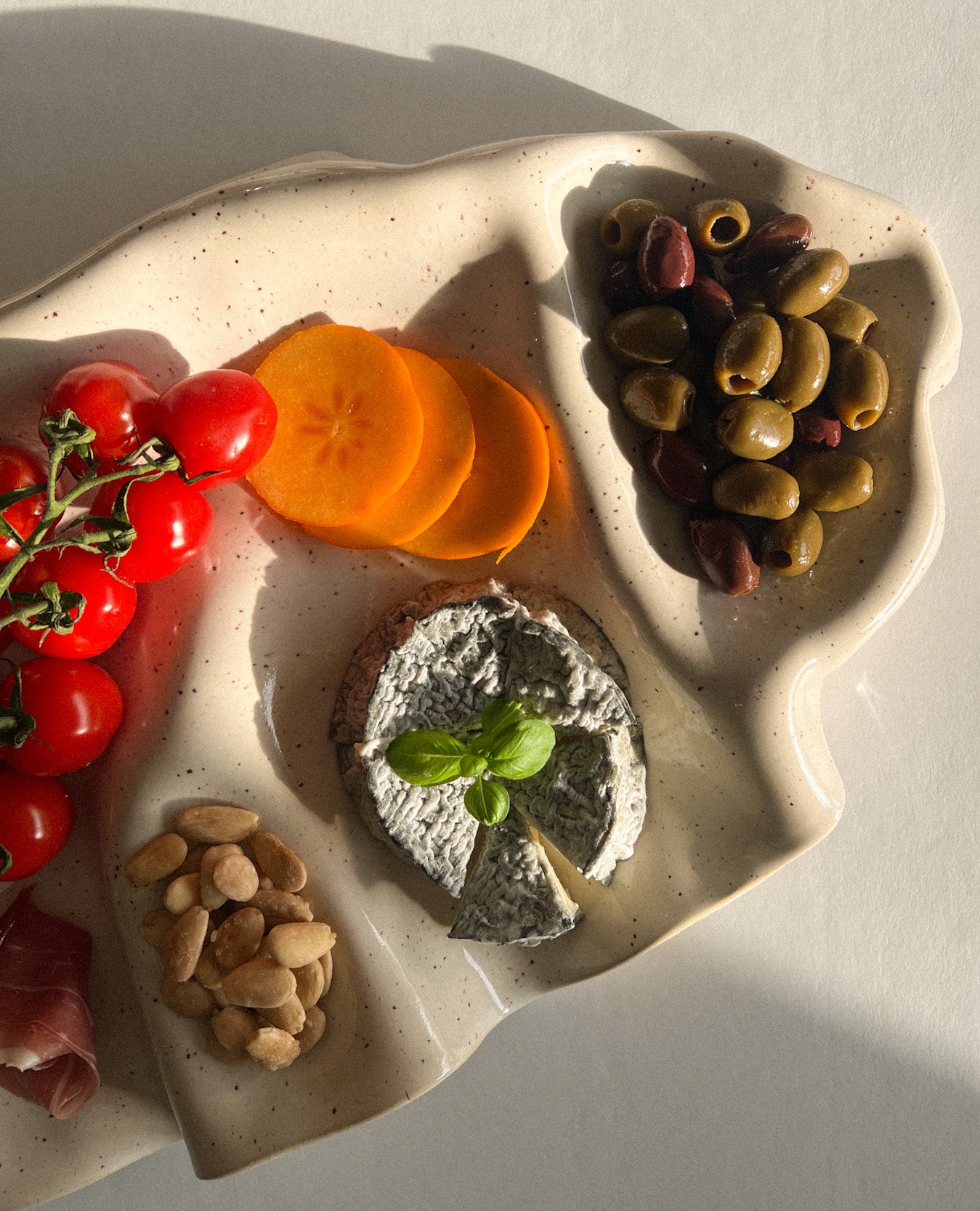 Taca na przekąski WAVY no. 3 beż