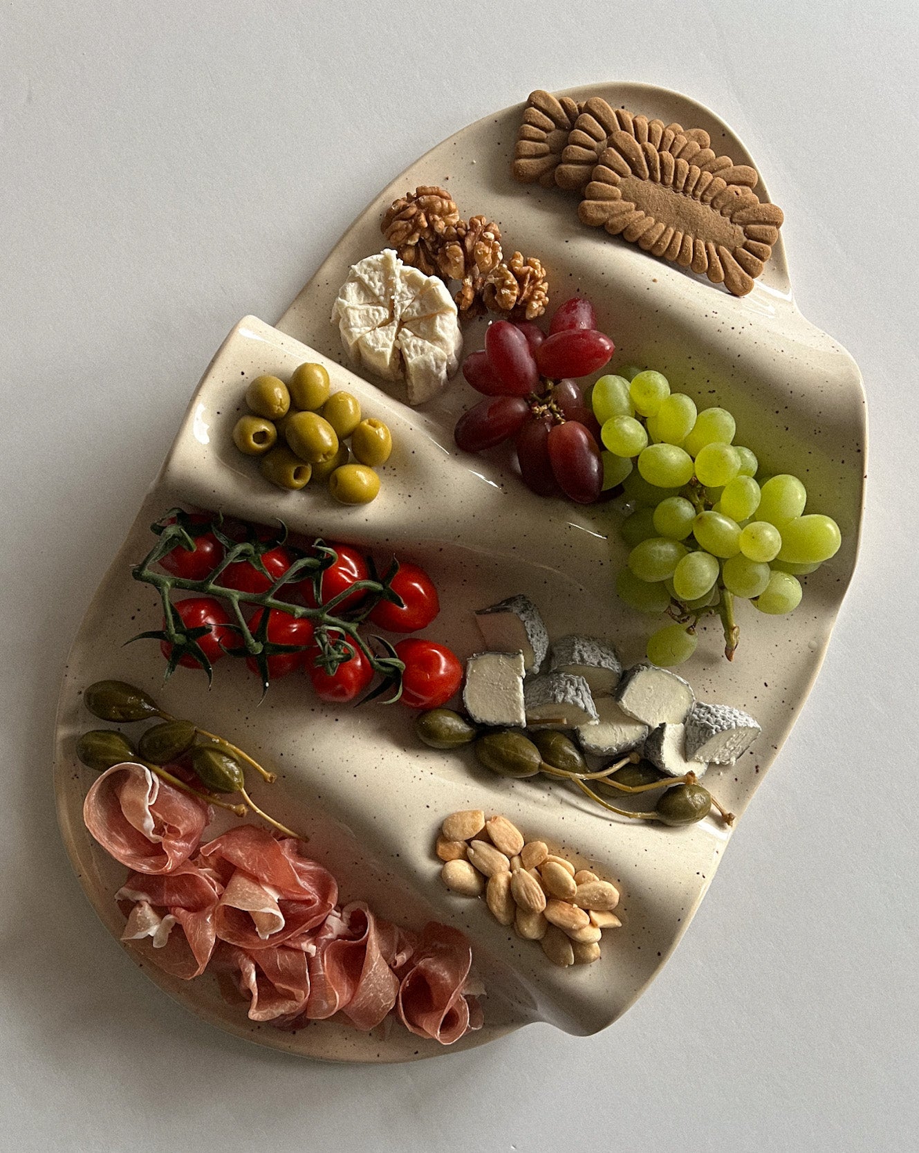 Taca na przekąski WAVY no. 4 beż