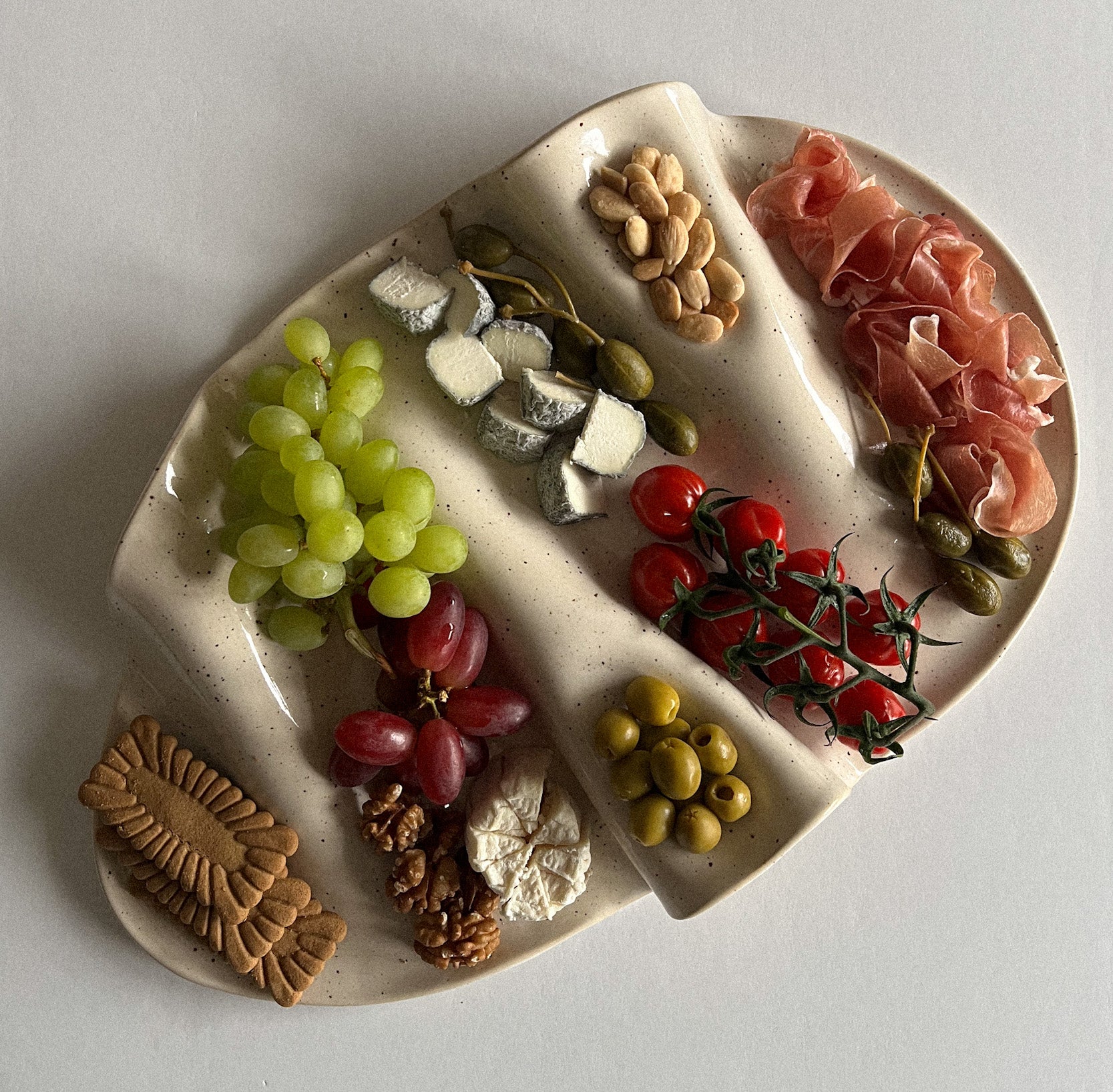 Taca na przekąski WAVY no. 4 beż