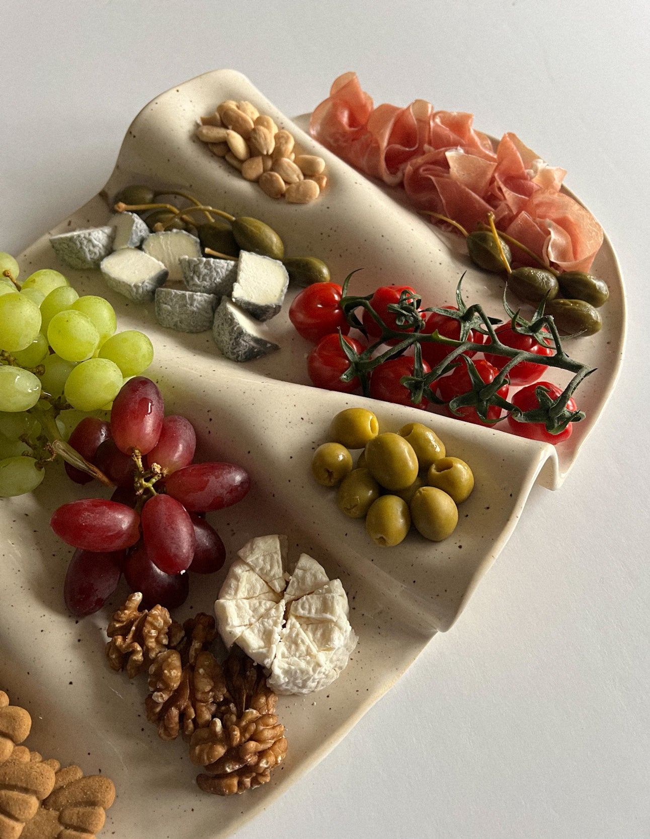 Taca na przekąski WAVY no. 4 beż