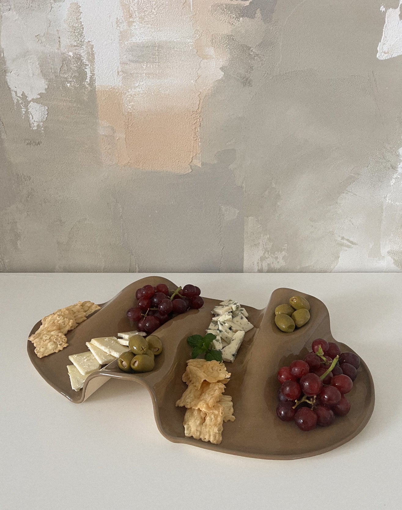 Taca na przekąski WAVY no. 4 jasny brąz