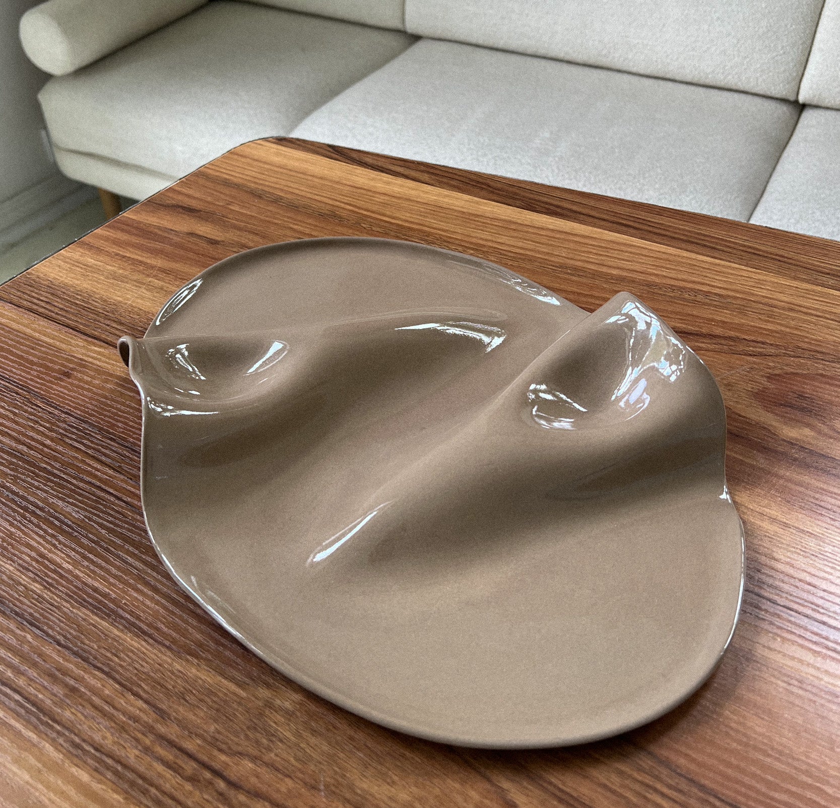 Taca na przekąski WAVY no. 2 TAUPE
